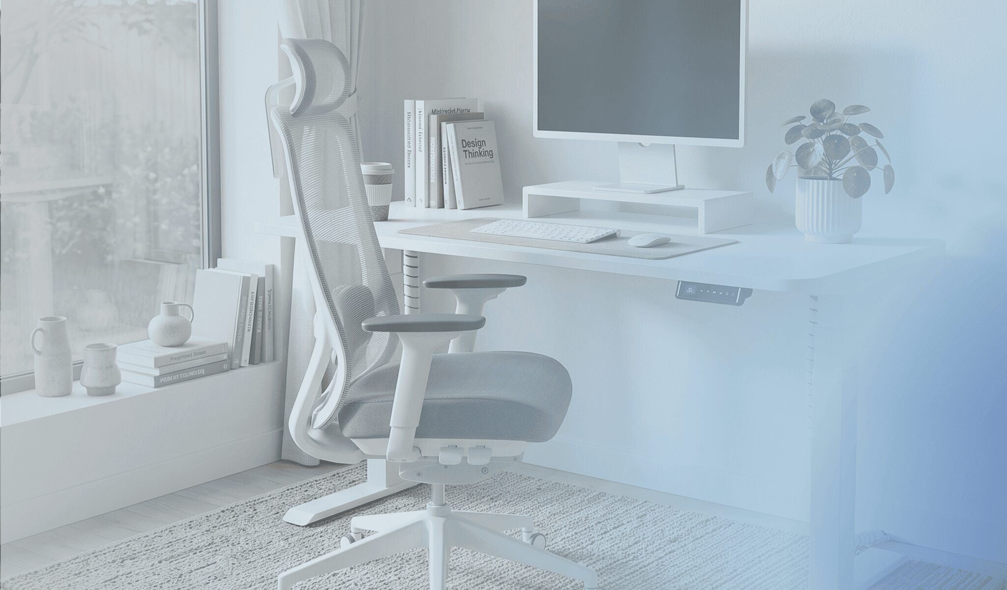 Ergonomiczne ustawienie biurka z regulacją wysokości i krzesła biurowego